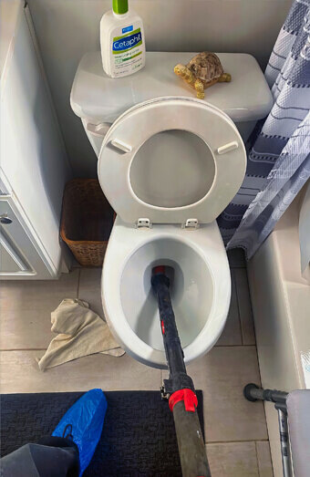 https://blockeddrainsmarmion.com.au/uploads/2025/07/blocked-toilet-54169.jpg
