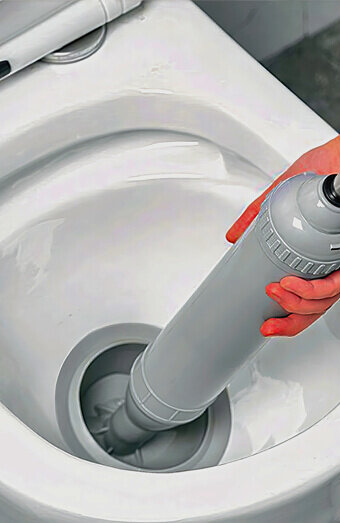 https://blockeddrainsmarmion.com.au/uploads/2025/07/blocked-toilet-64872.jpg