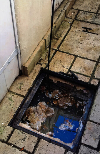 https://blockeddrainsmarmion.com.au/uploads/2025/07/hero-blocked-sewers-14060.jpg