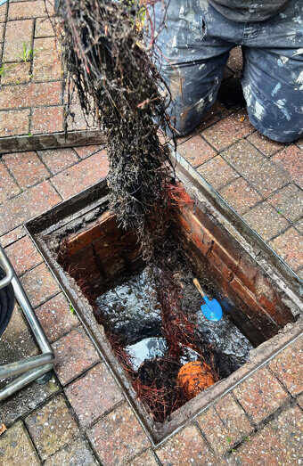 https://blockeddrainsmarmion.com.au/uploads/2025/07/hero-blocked-sewers-68349.jpg